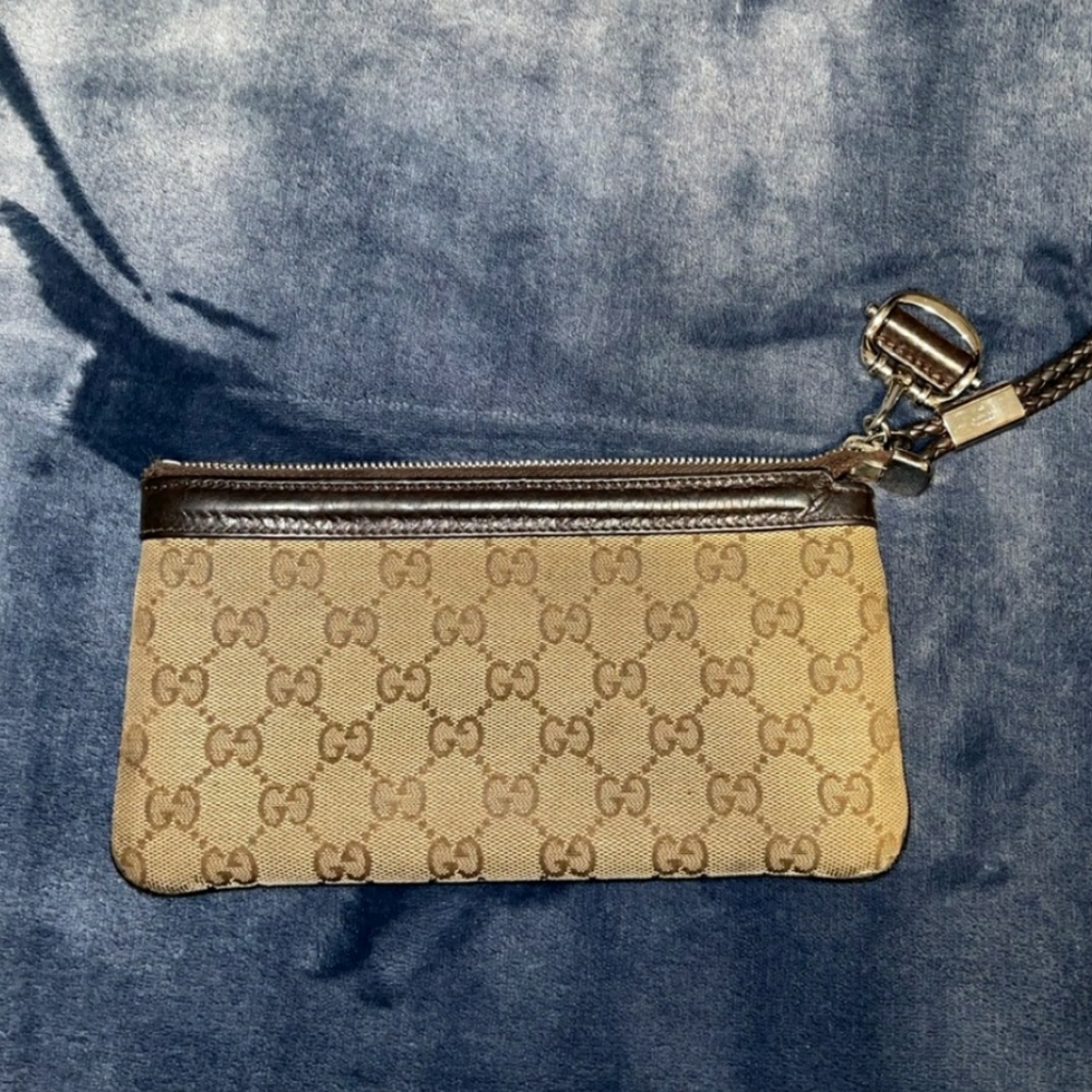 Authentic GUCCI wristlet wallet